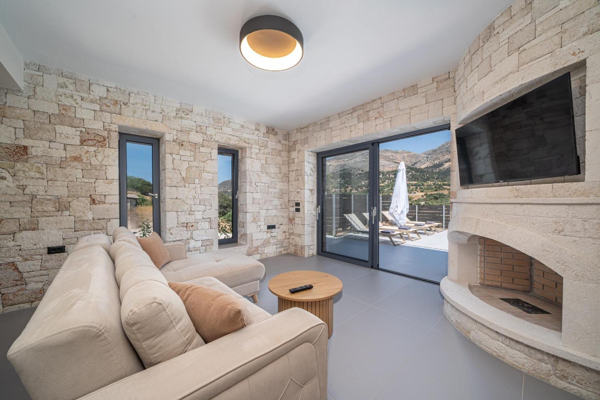 Brand New Stone Aris !! Villa