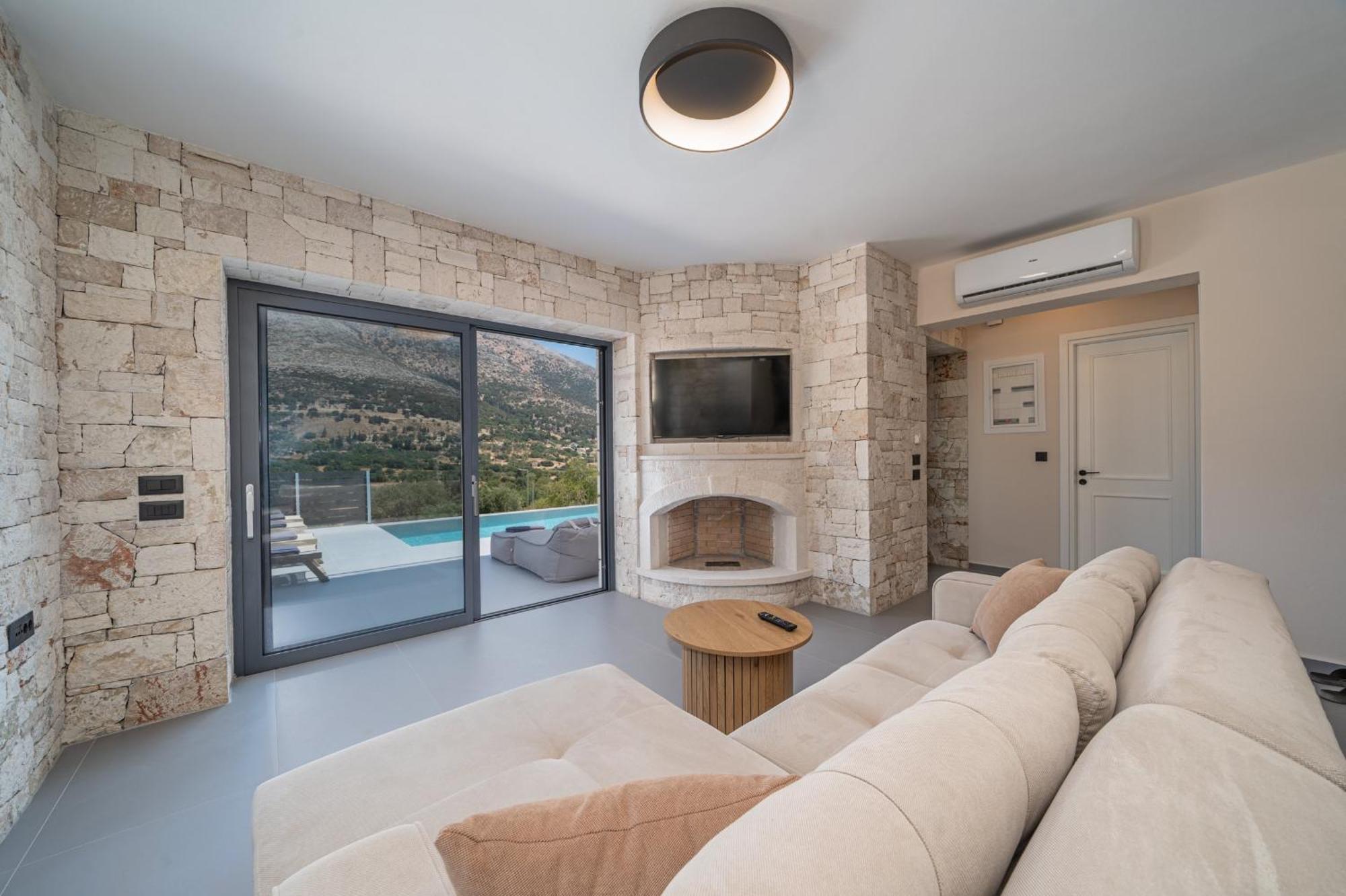 Villa Brand New Stone Aris !! *
