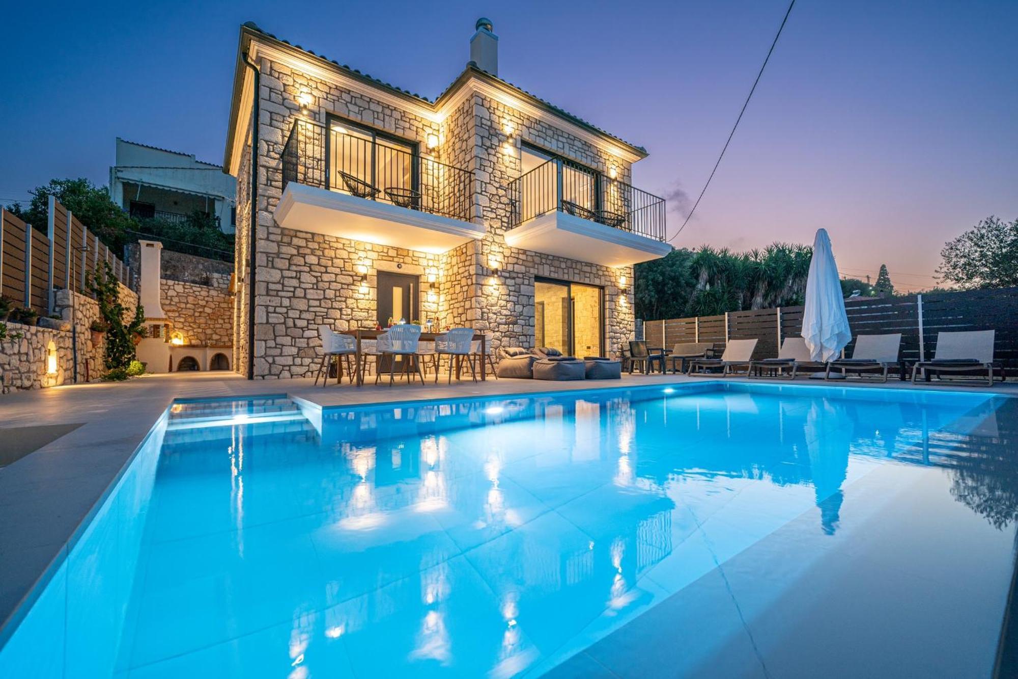Brand New Stone Aris !! Villa